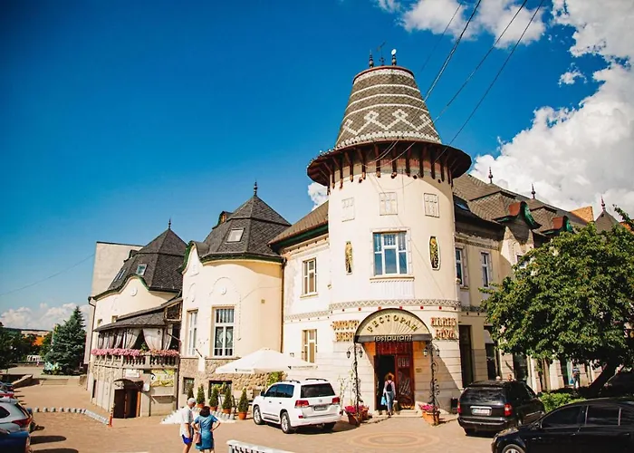 Готель Zolota Pava